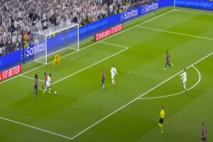 Real Madrid vs Barcelona  Vinicius missed good chance